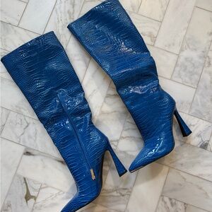 Elegant Blue Croc-Embossed Heeled Boots